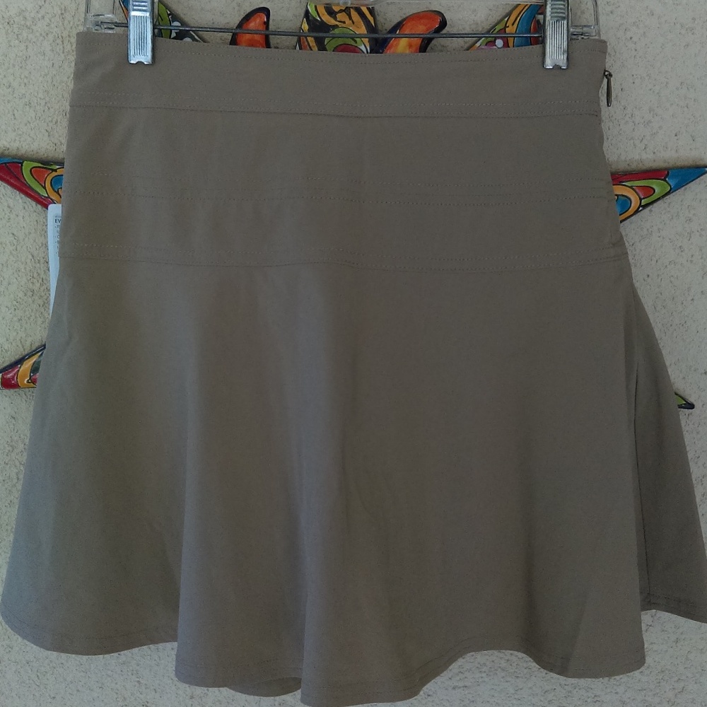 Athleta 2 Everyday Tan Color Flare Skort Size2 NWT